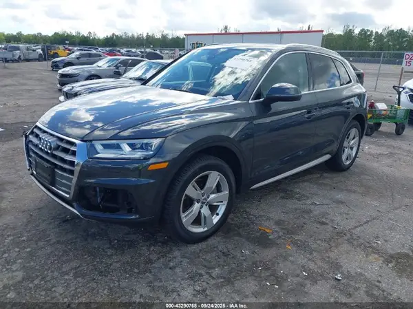 WA1BNAFY5K2140317 2019 AUDI Q5 - Image 2