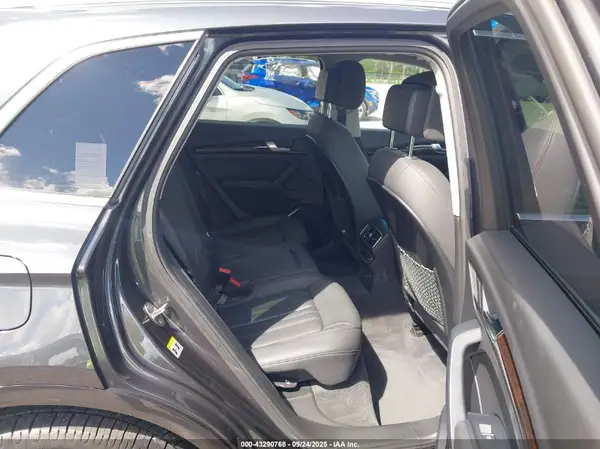 WA1BNAFY5K2140317 2019 AUDI Q5 - Image 8
