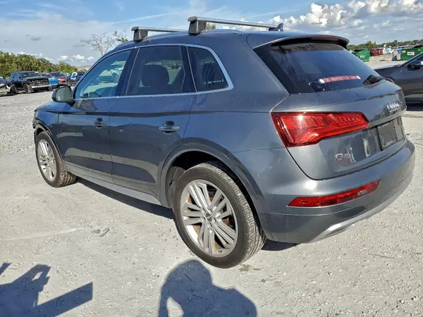 WA1BNAFY5L2020096 2020 AUDI Q5 - Image 2