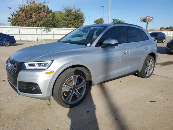 WA1BNAFY5L2049159 2020 AUDI Q5 - Image 1