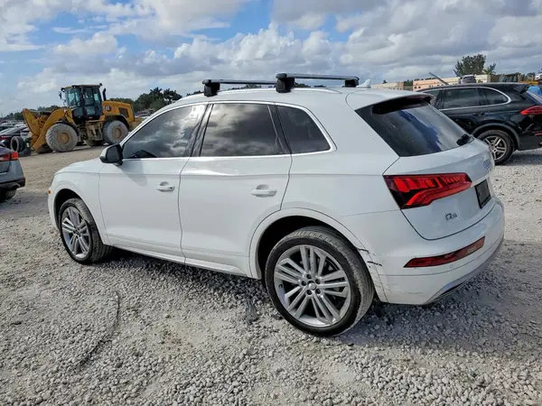 WA1BNAFY5L2085076 2020 AUDI Q5 - Image 2