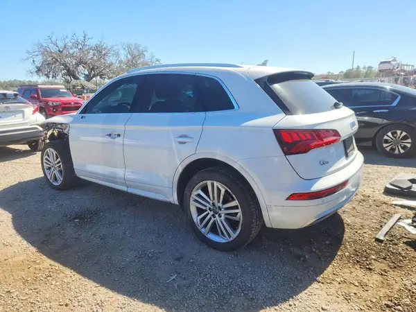 WA1BNAFY5L2085305 2020 AUDI Q5 - Image 2