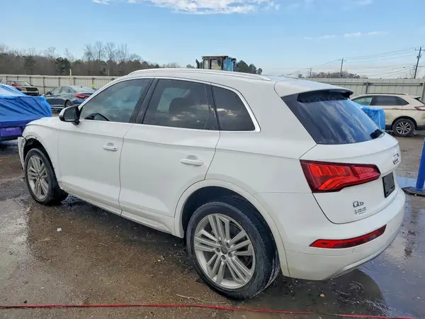 WA1BNAFY5L2085613 2020 AUDI Q5 - Image 2