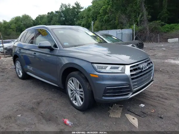 WA1BNAFY6J2050897 2018 AUDI Q5 - Image 1