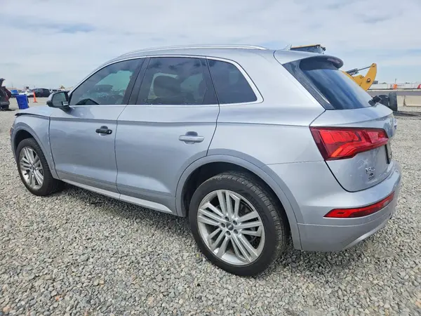 WA1BNAFY6J2060121 2018 AUDI Q5 - Image 2