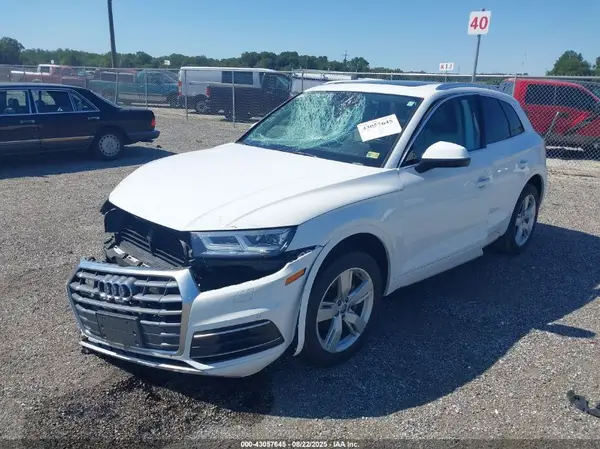 WA1BNAFY6J2114565 2018 AUDI Q5 - Image 2