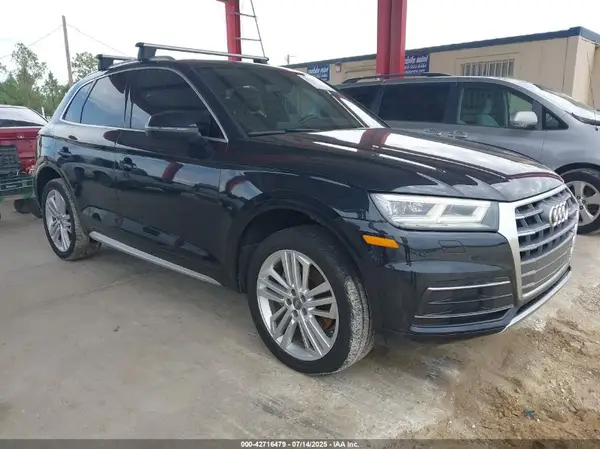 WA1BNAFY6J2121323 2018 AUDI Q5 - Image 1