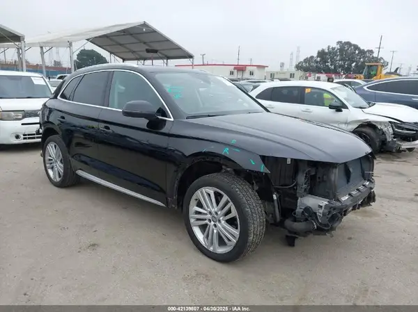 WA1BNAFY6J2129213 2018 AUDI Q5 - Image 1
