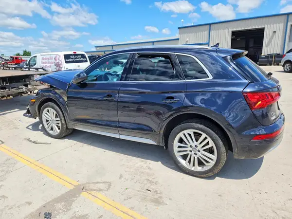 WA1BNAFY6J2143533 2018 AUDI Q5 - Image 2