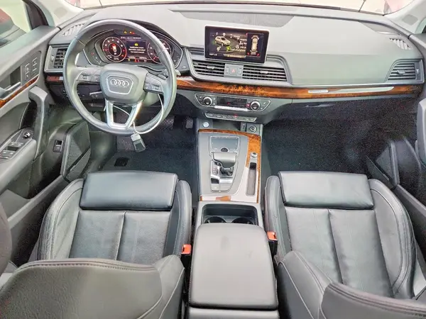 WA1BNAFY6J2145105 2018 AUDI Q5 - Image 8