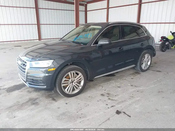 WA1BNAFY6J2159750 2018 AUDI Q5 - Image 2