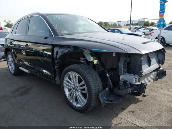 WA1BNAFY6J2173907 2018 AUDI Q5 - Image 1