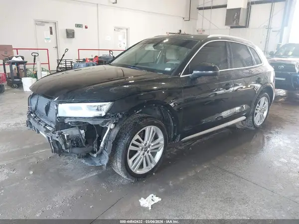 WA1BNAFY6J2175009 2018 AUDI Q5 - Image 2