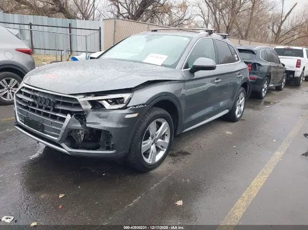 WA1BNAFY6K2017450 2019 AUDI Q5 - Image 2