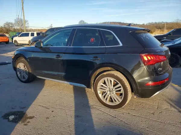 WA1BNAFY6K2019876 2019 AUDI Q5 - Image 2