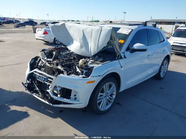 WA1BNAFY6K2022003 2019 AUDI Q5 - Image 2