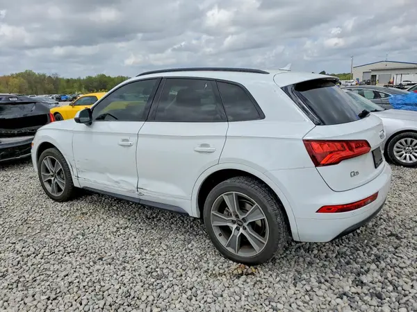 WA1BNAFY6K2027296 2019 AUDI Q5 - Image 2