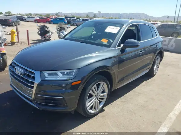 WA1BNAFY6K2030666 2019 AUDI Q5 - Image 2
