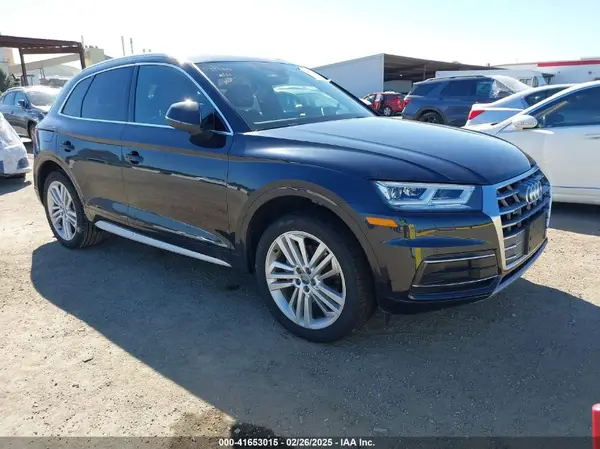 WA1BNAFY6K2031560 2019 AUDI Q5 - Image 1