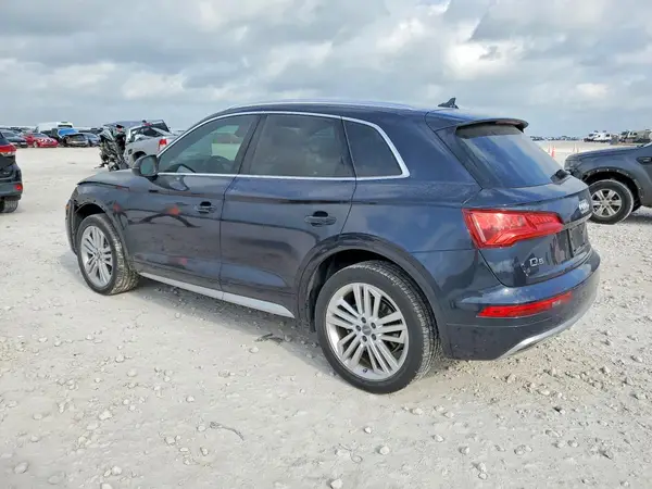 WA1BNAFY6K2032952 2019 AUDI Q5 - Image 2
