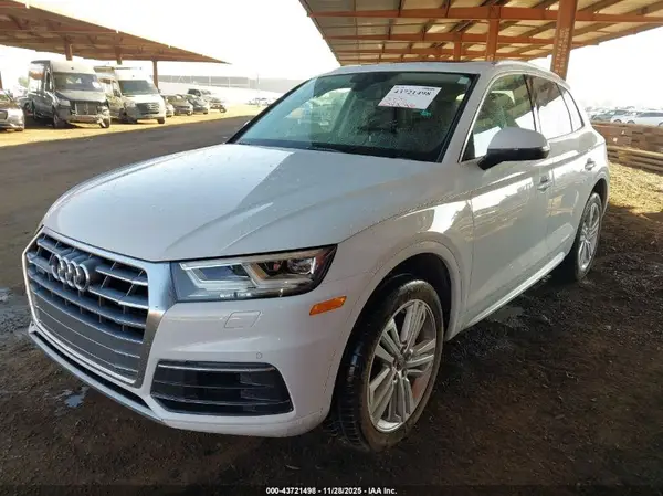 WA1BNAFY6K2039898 2019 AUDI Q5 - Image 2