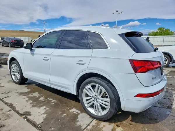 WA1BNAFY6K2041425 2019 AUDI Q5 - Image 2
