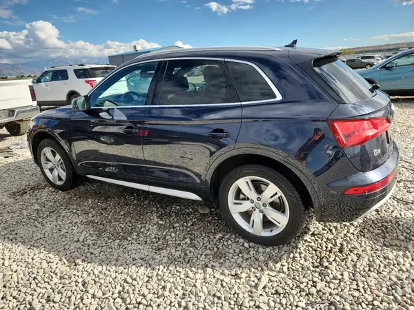 WA1BNAFY6K2043482 2019 AUDI Q5 - Image 2