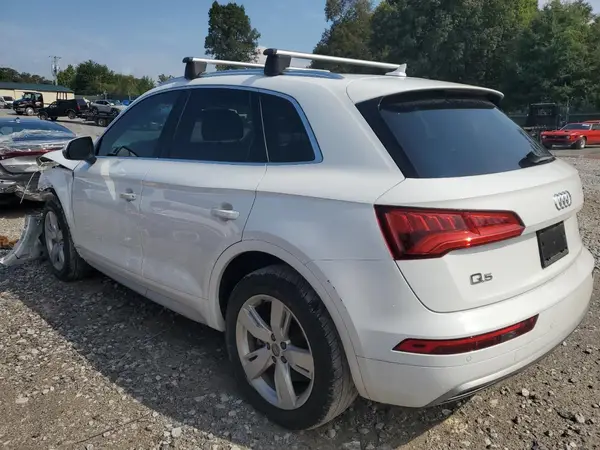 WA1BNAFY6K2043790 2019 AUDI Q5 - Image 2