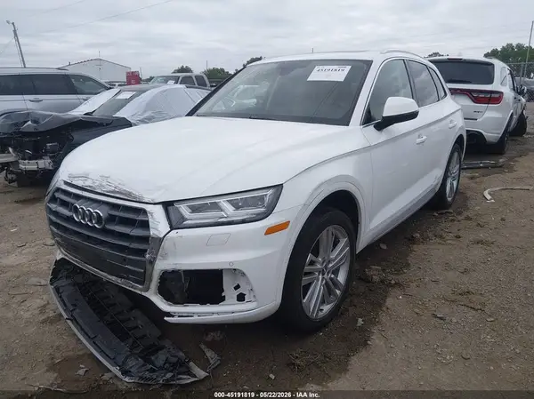WA1BNAFY6K2046284 2019 AUDI Q5 - Image 2