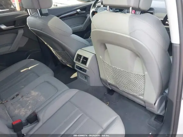 WA1BNAFY6K2061240 2019 AUDI Q5 - Image 8