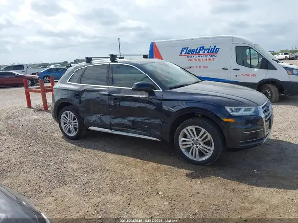 WA1BNAFY6K2067166 2019 AUDI Q5 - Image 1