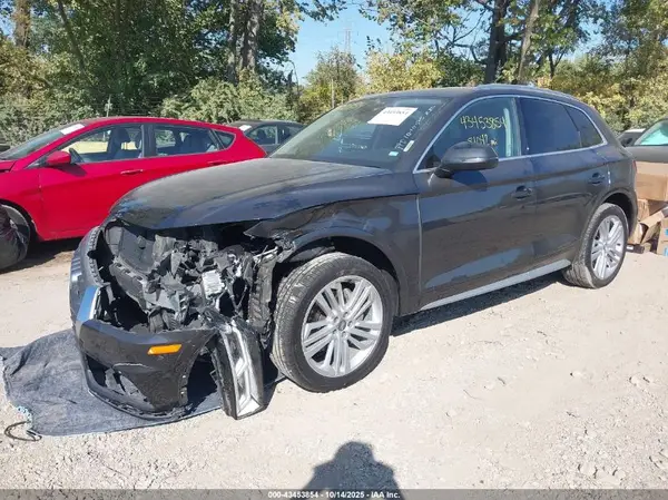 WA1BNAFY6K2068592 2019 AUDI Q5 - Image 2