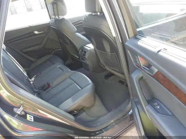 WA1BNAFY6K2068592 2019 AUDI Q5 - Image 8