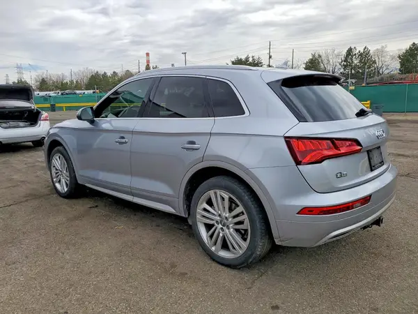 WA1BNAFY6K2079740 2019 AUDI Q5 - Image 2