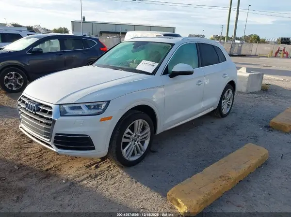 WA1BNAFY6K2092763 2019 AUDI Q5 - Image 2