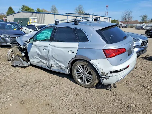 WA1BNAFY6K2096151 2019 AUDI Q5 - Image 2