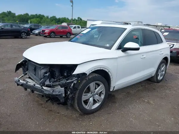 WA1BNAFY6K2098515 2019 AUDI Q5 - Image 2