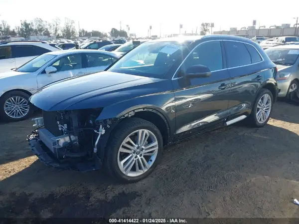 WA1BNAFY6K2102711 2019 AUDI Q5 - Image 2
