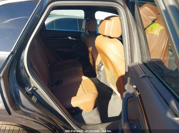 WA1BNAFY6K2102711 2019 AUDI Q5 - Image 8