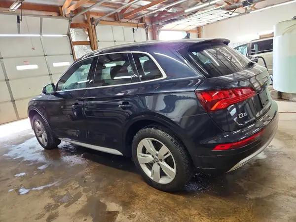 WA1BNAFY6K2104863 2019 AUDI Q5 - Image 2