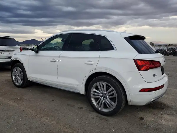WA1BNAFY6K2105835 2019 AUDI Q5 - Image 2