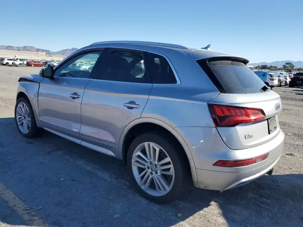 WA1BNAFY6K2113885 2019 AUDI Q5 - Image 2