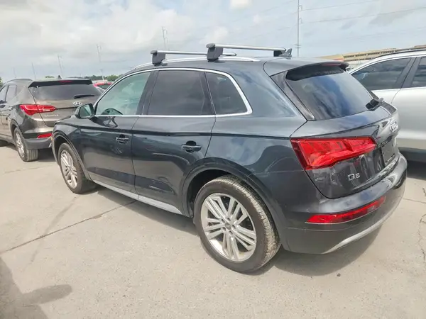 WA1BNAFY6K2114695 2019 AUDI Q5 - Image 2