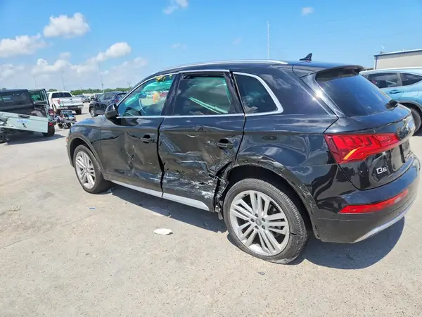 WA1BNAFY6K2116043 2019 AUDI Q5 - Image 2
