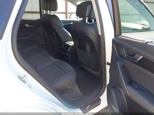 WA1BNAFY6K2119041 2019 AUDI Q5 - Image 8