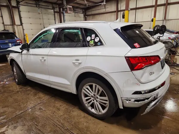 WA1BNAFY6K2119945 2019 AUDI Q5 - Image 2
