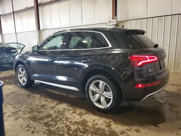 WA1BNAFY6K2135286 2019 AUDI Q5 - Image 2