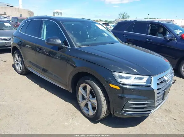 WA1BNAFY6L2029616 2020 AUDI Q5 - Image 1
