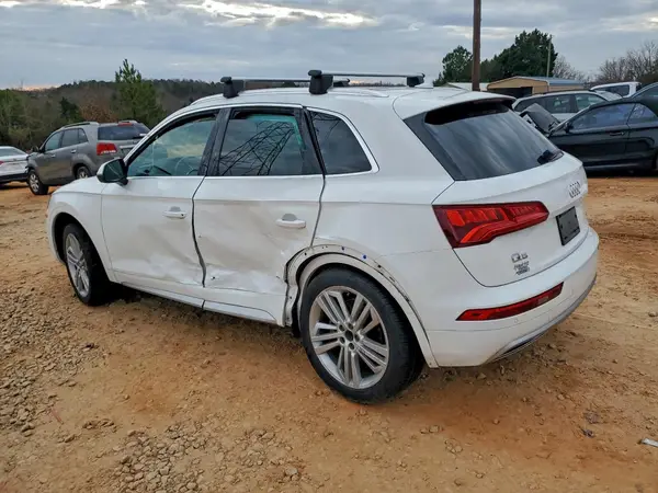 WA1BNAFY6L2036159 2020 AUDI Q5 - Image 2