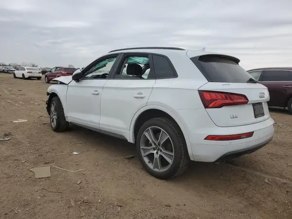 WA1BNAFY6L2050076 2020 AUDI Q5 - Image 2